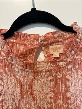 Sunshine Tienda Women’s Rust Floral Smocked Top